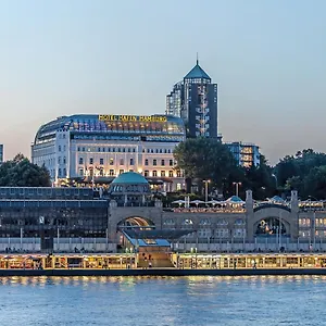 https://hotel-hafen-hamburg.hamburg-hotels-de.com